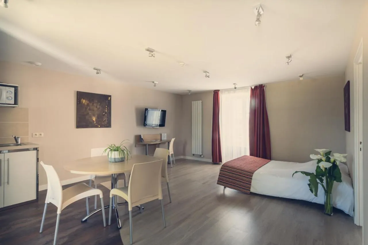 La Pommeraie Bruz Aparthotel